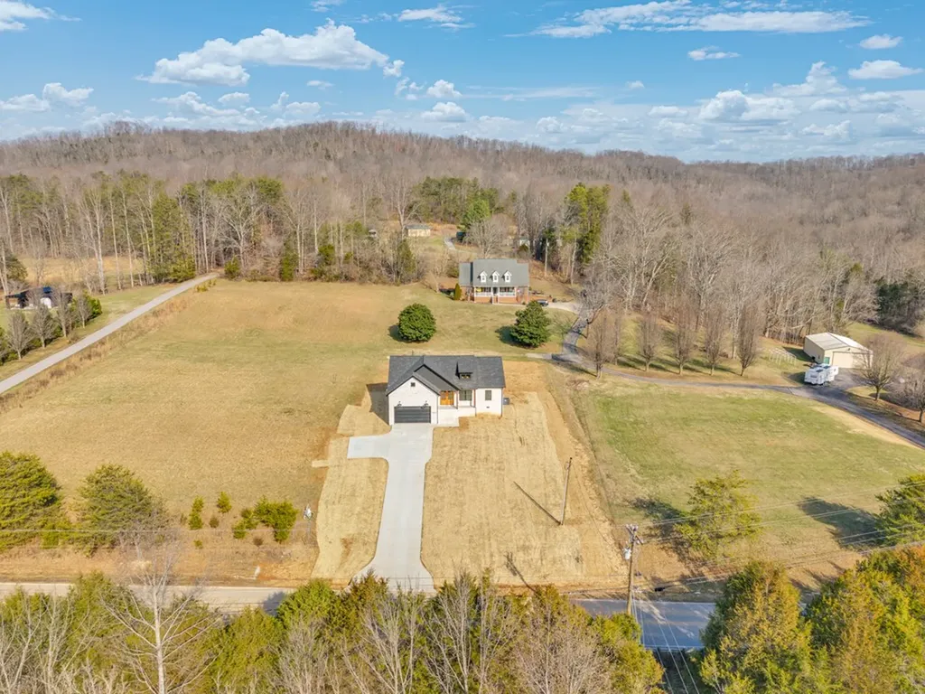 5564 Rocky Point Road Cookeville TN 38506