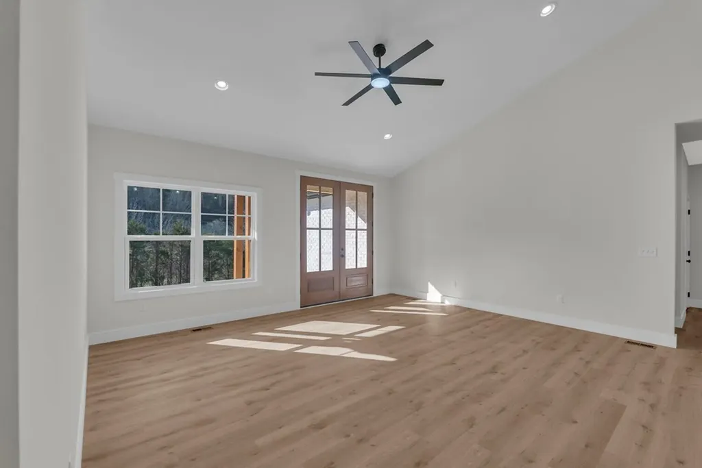 5564 Rocky Point Road Cookeville TN 38506