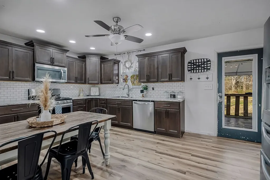 290 Washington Street Sparta TN 38583