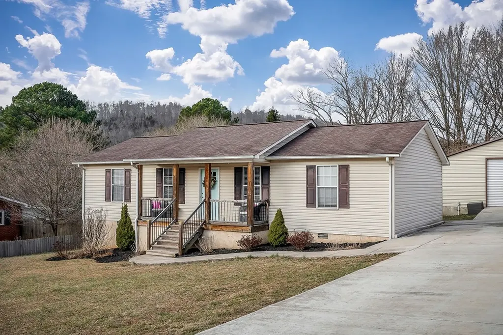 290 Washington Street Sparta TN 38583