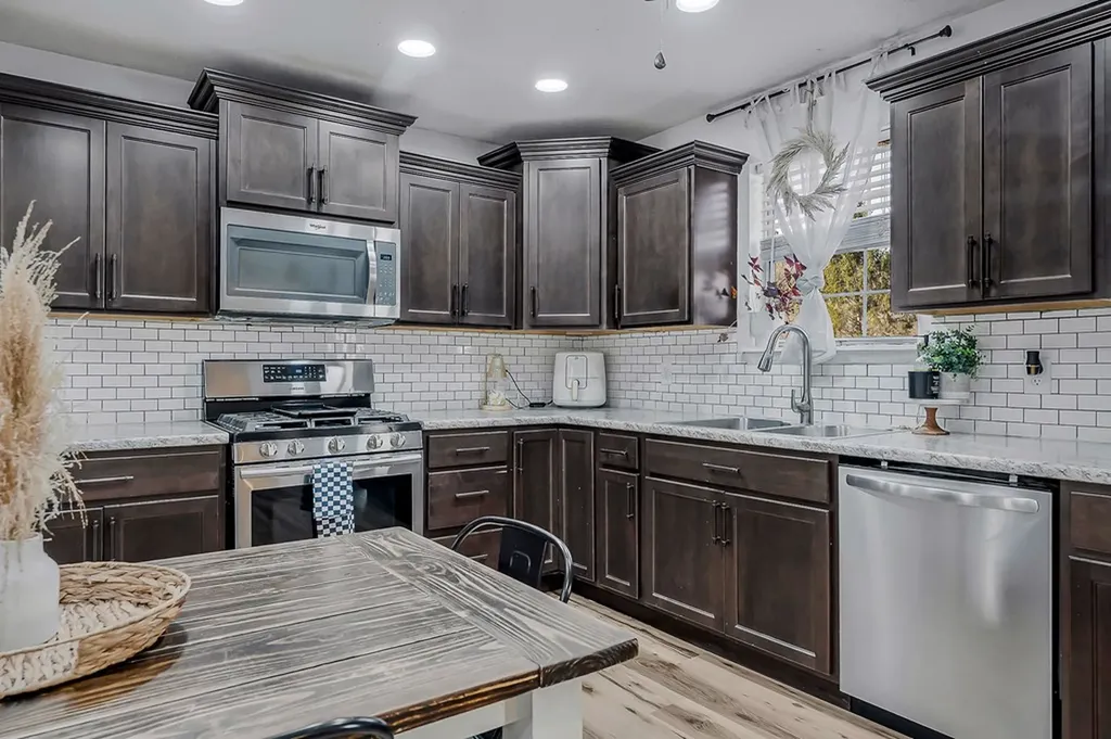 290 Washington Street Sparta TN 38583