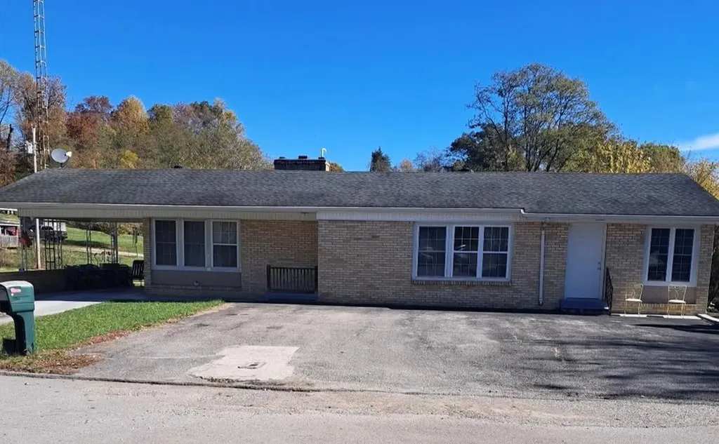 1008 Honeysuckle Lane Byrdstown TN 38549