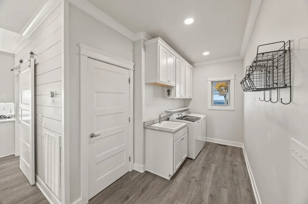 3261 Swann Ridge Road Hilham TN 38568