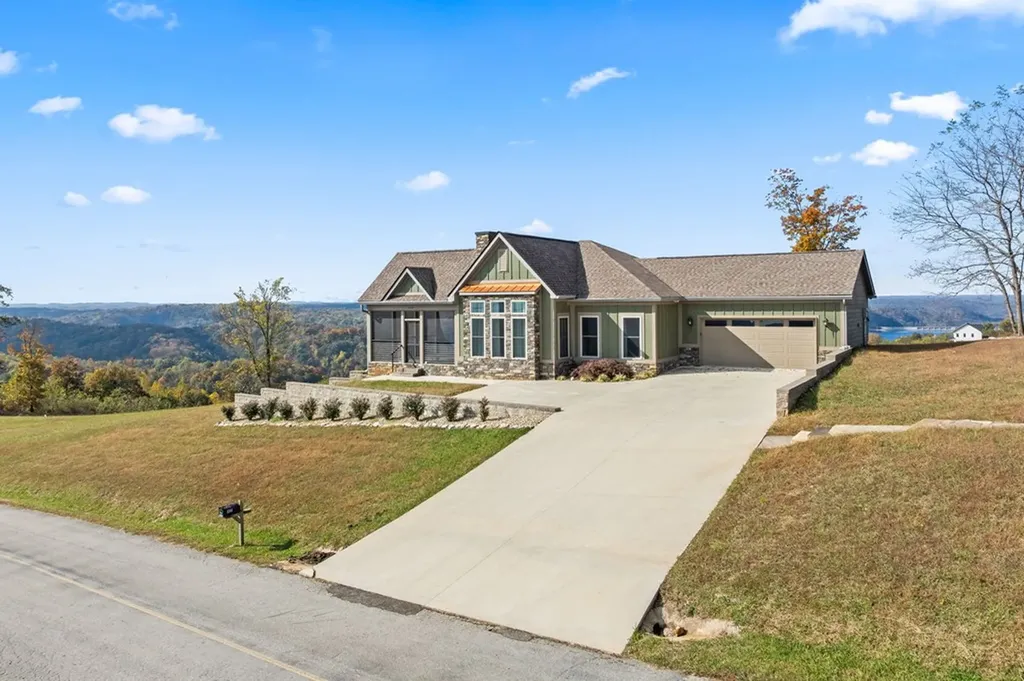 3261 Swann Ridge Road Hilham TN 38568