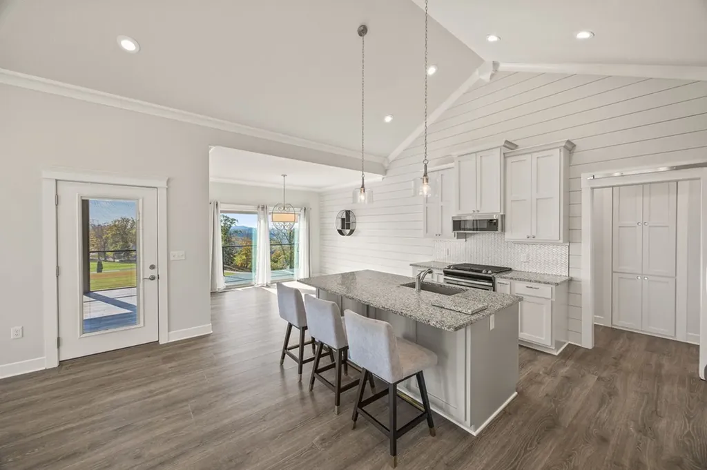 3261 Swann Ridge Road Hilham TN 38568