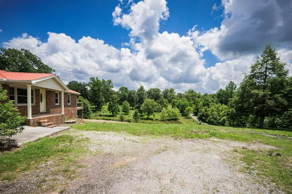 2596 Pine Grove Road Spencer TN 38585