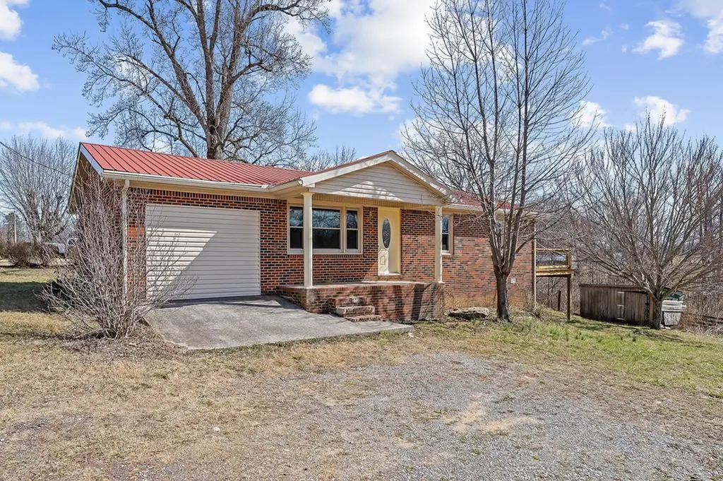 2596 Pine Grove Road Spencer TN 38585