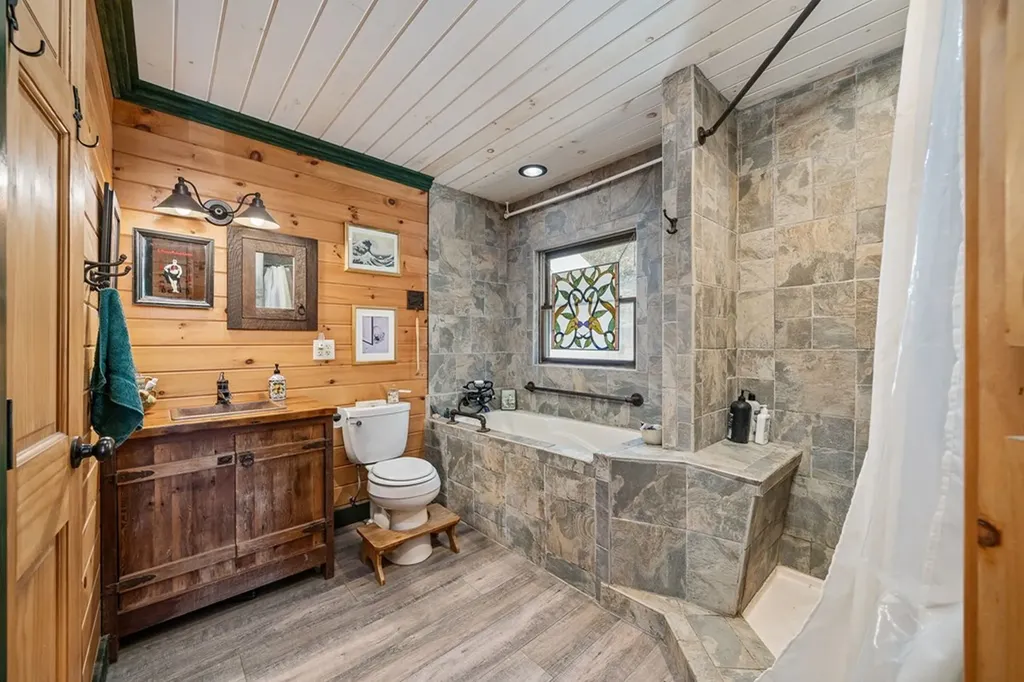 2087 Add Stafford Road Hilham TN 38568