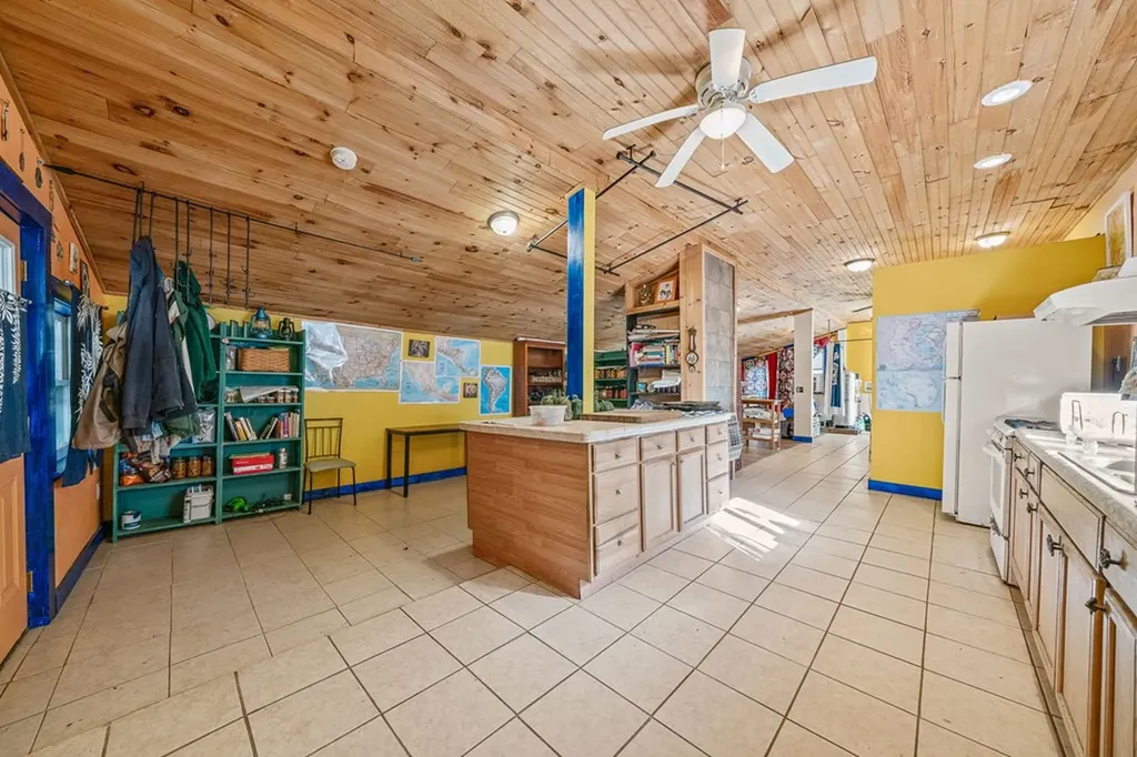 2087 Add Stafford Road Hilham TN 38568