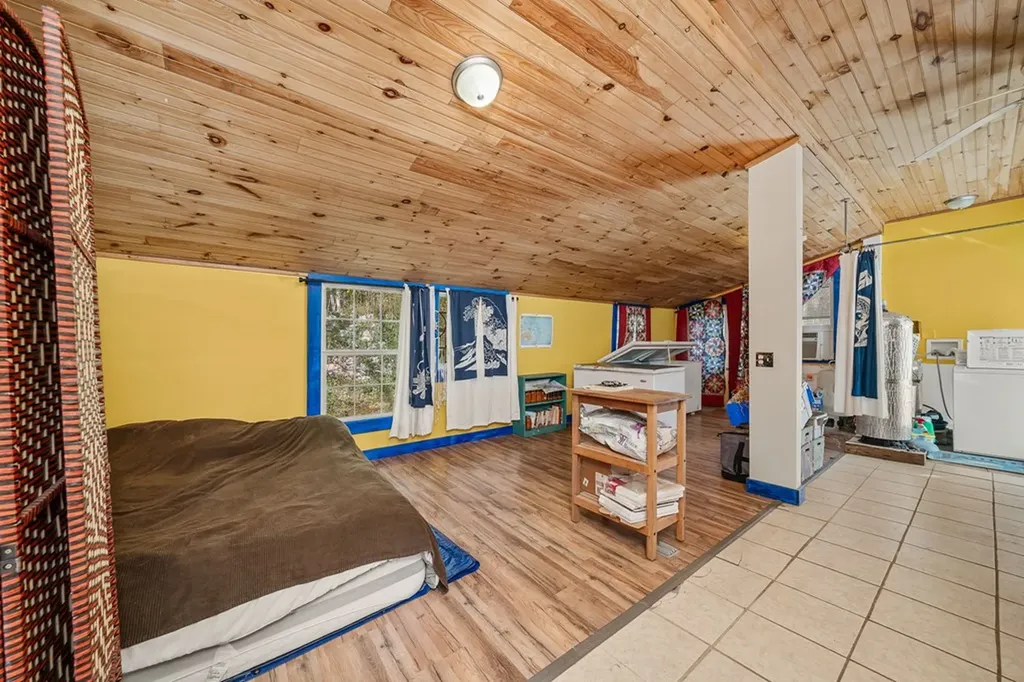 2087 Add Stafford Road Hilham TN 38568