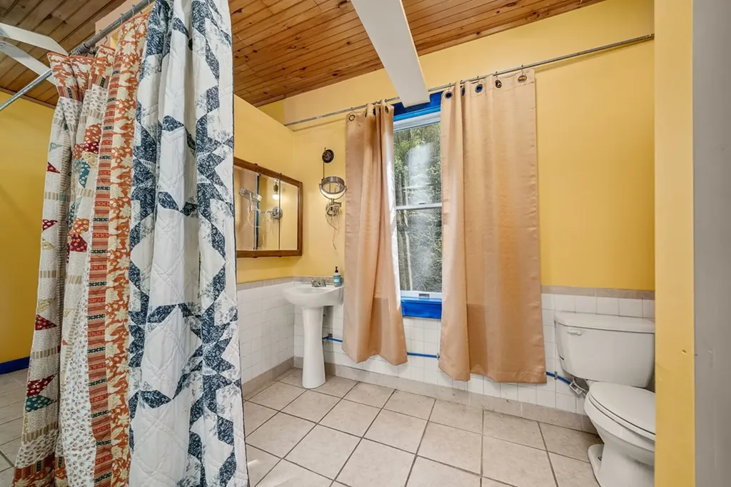 2087 Add Stafford Road Hilham TN 38568