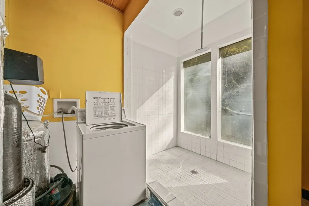 2087 Add Stafford Road Hilham TN 38568