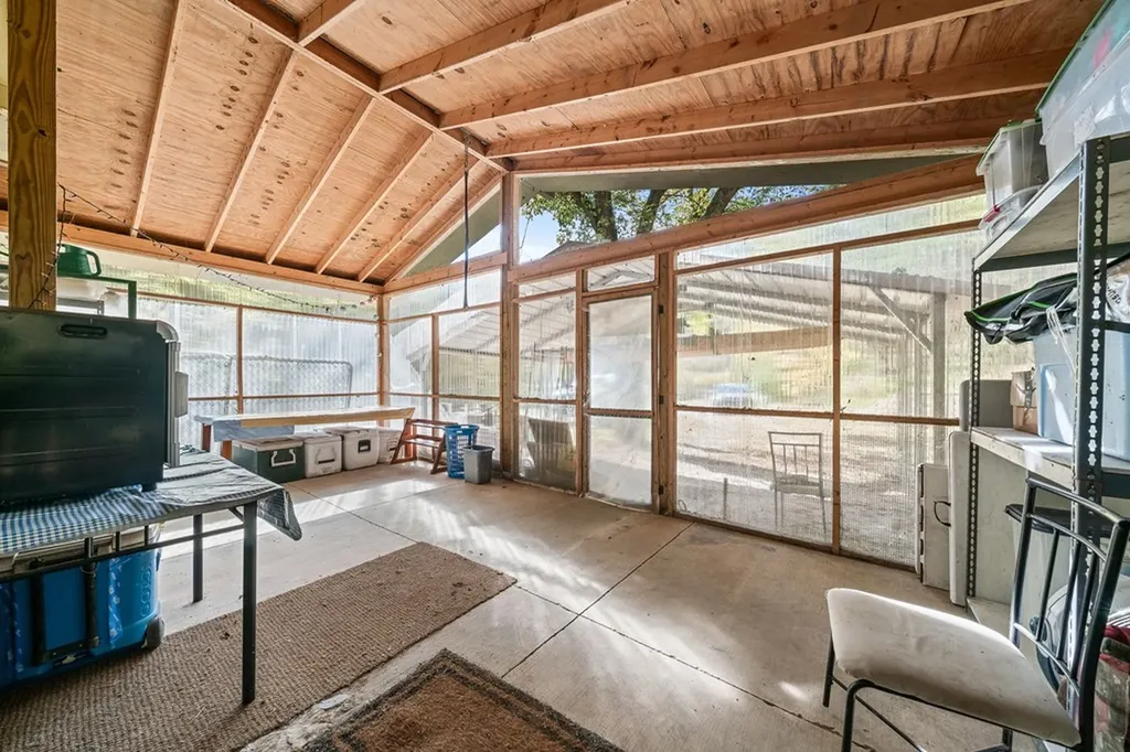 2087 Add Stafford Road Hilham TN 38568