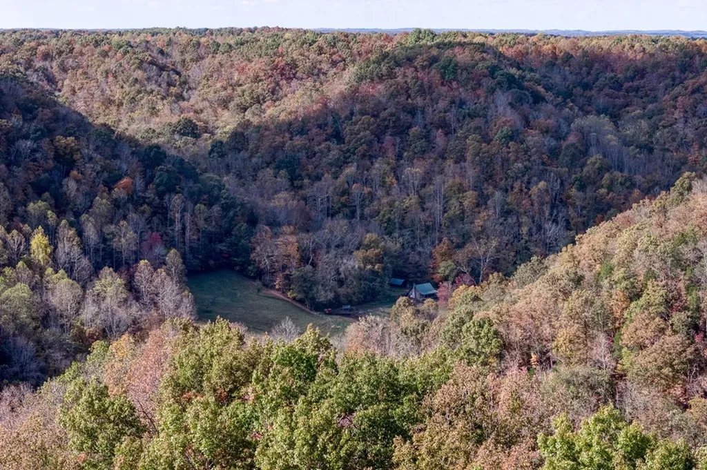 2087 Add Stafford Road Hilham TN 38568