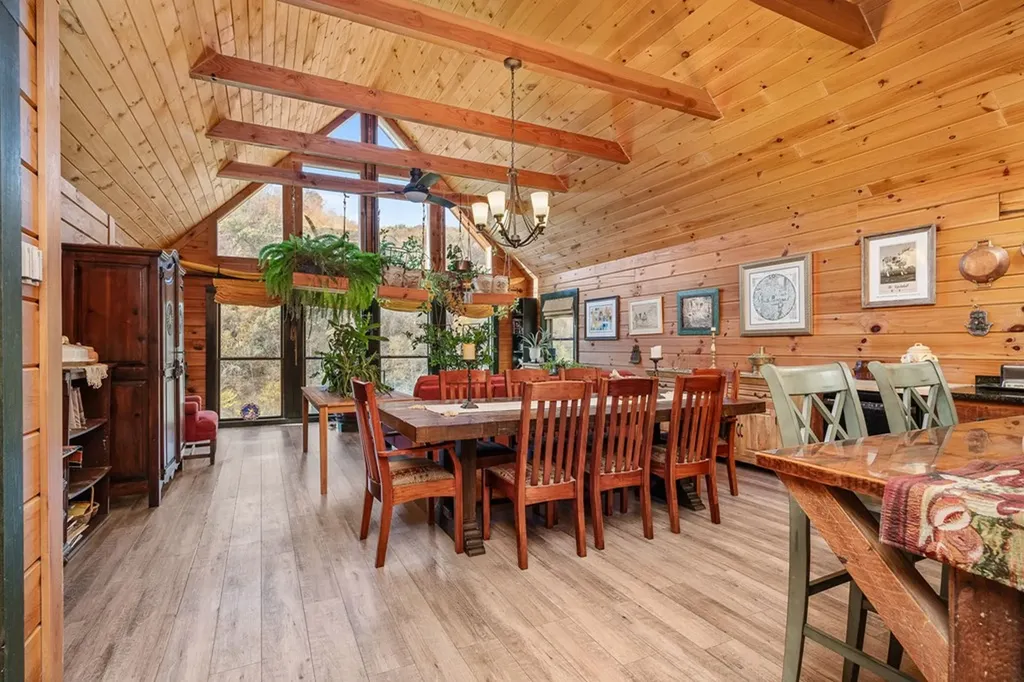 2087 Add Stafford Road Hilham TN 38568