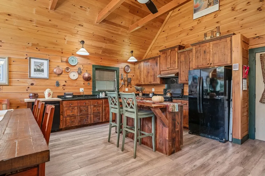 2087 Add Stafford Road Hilham TN 38568