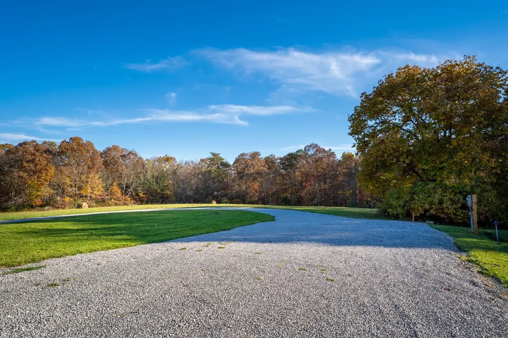 1090 Old Sunbright Road Jamestown TN 38556