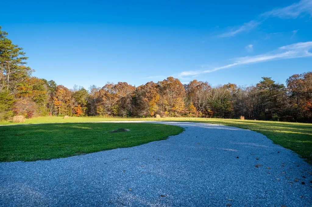 1090 Old Sunbright Road Jamestown TN 38556