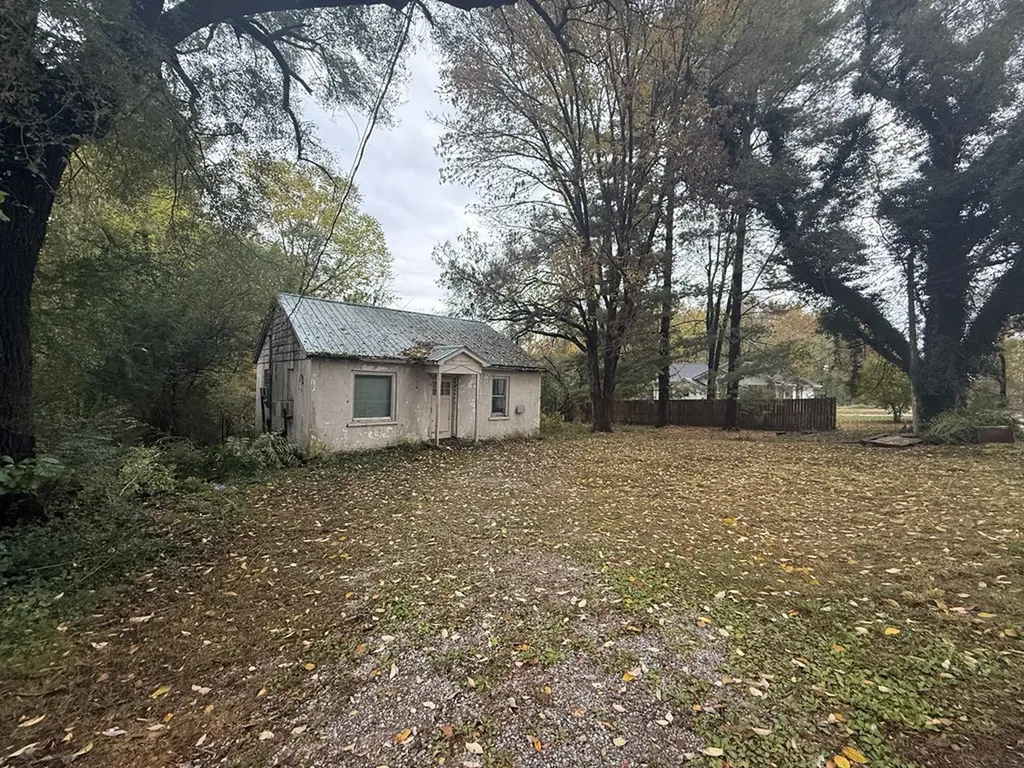 408 3rd Avenue N Baxter TN 38544