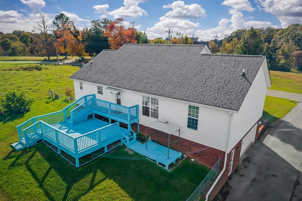 1520 Hawkins Crawford Road Cookeville TN 38501