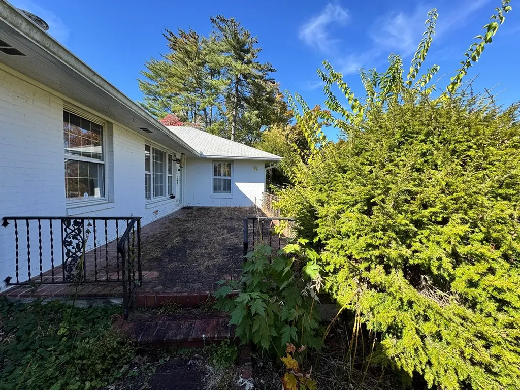 1460 Barnes Drive Cookeville TN 38501