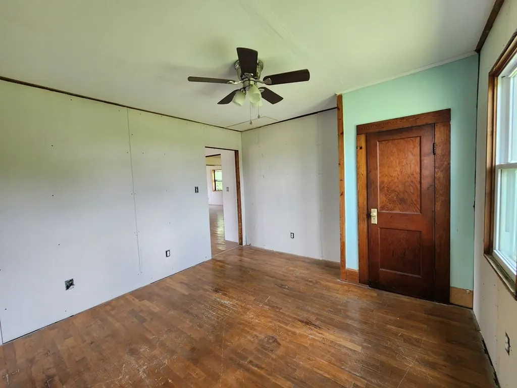 581 Tabor Loop Road Crossville TN 38571