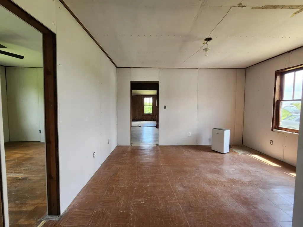 581 Tabor Loop Road Crossville TN 38571