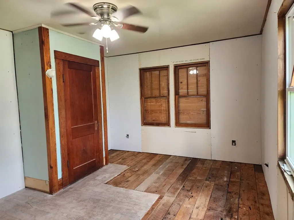 581 Tabor Loop Road Crossville TN 38571