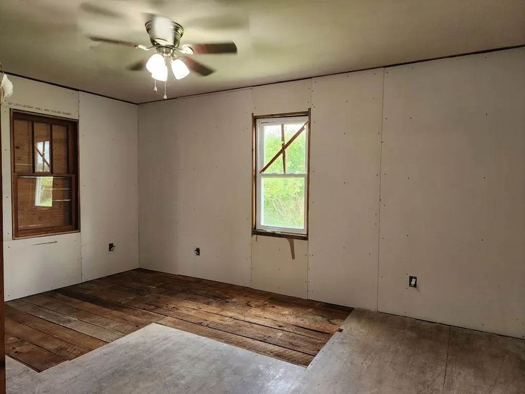 581 Tabor Loop Road Crossville TN 38571