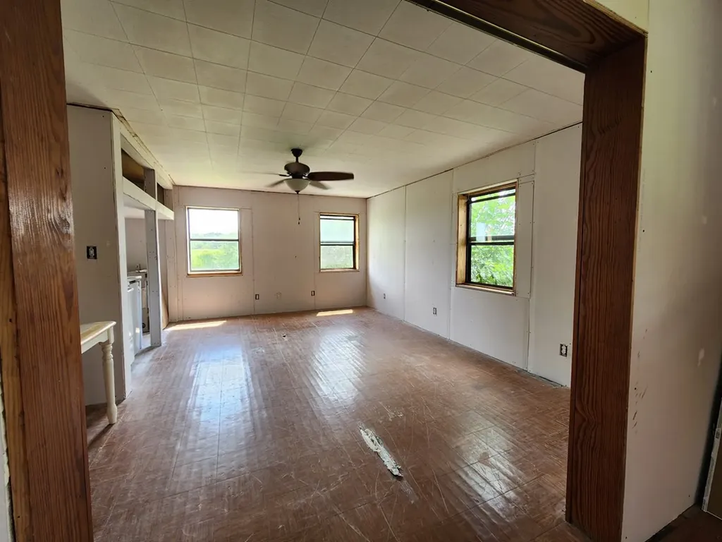 581 Tabor Loop Road Crossville TN 38571