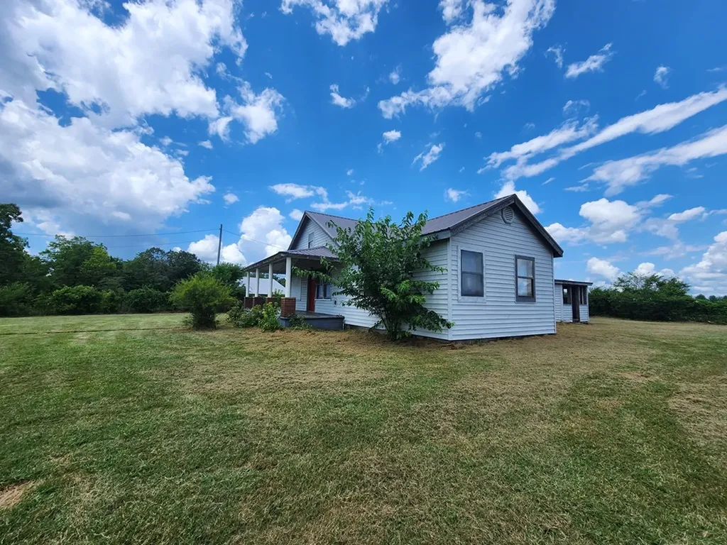 581 Tabor Loop Road Crossville TN 38571