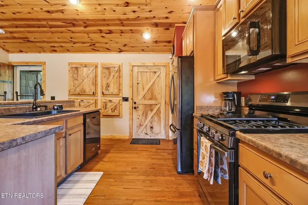 232 Victoria Circle Jamestown TN 38556-5178