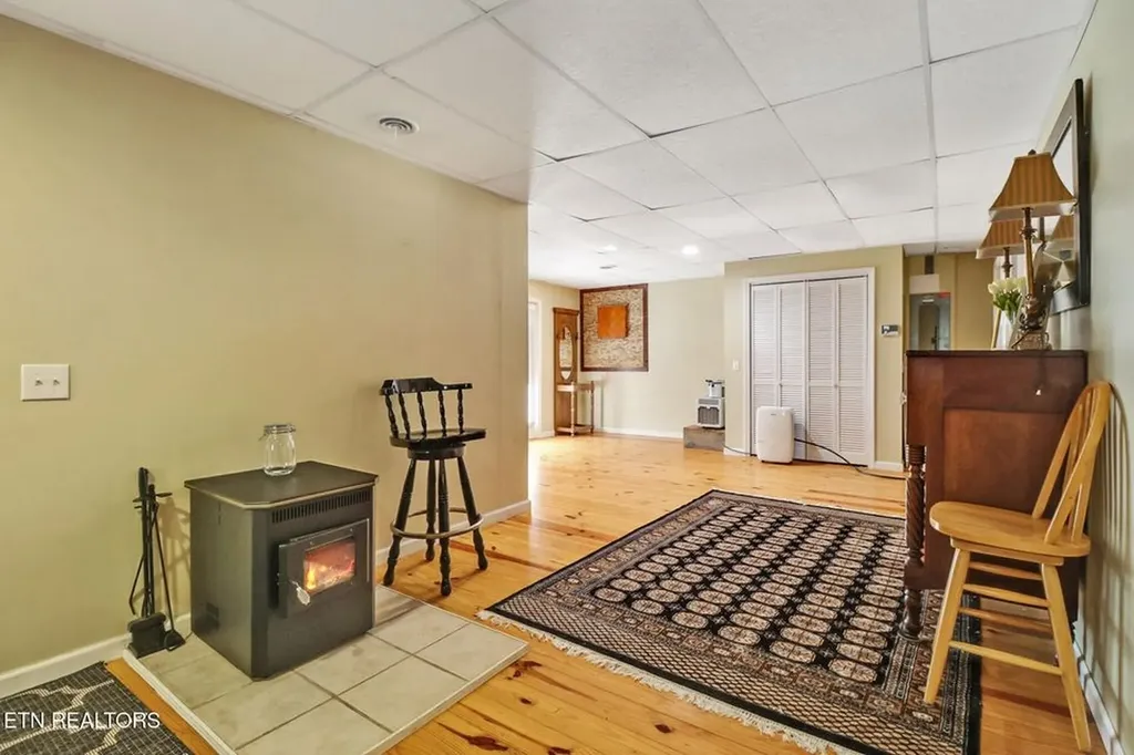 232 Victoria Circle Jamestown TN 38556-5178