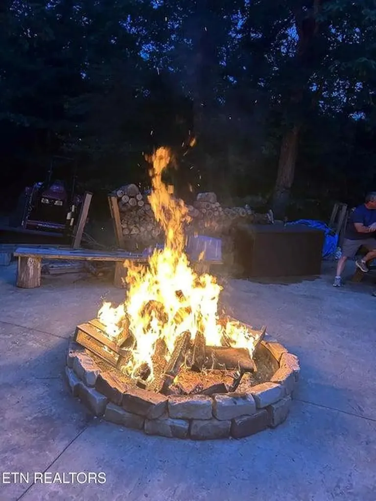 232 Victoria Circle Jamestown TN 38556-5178