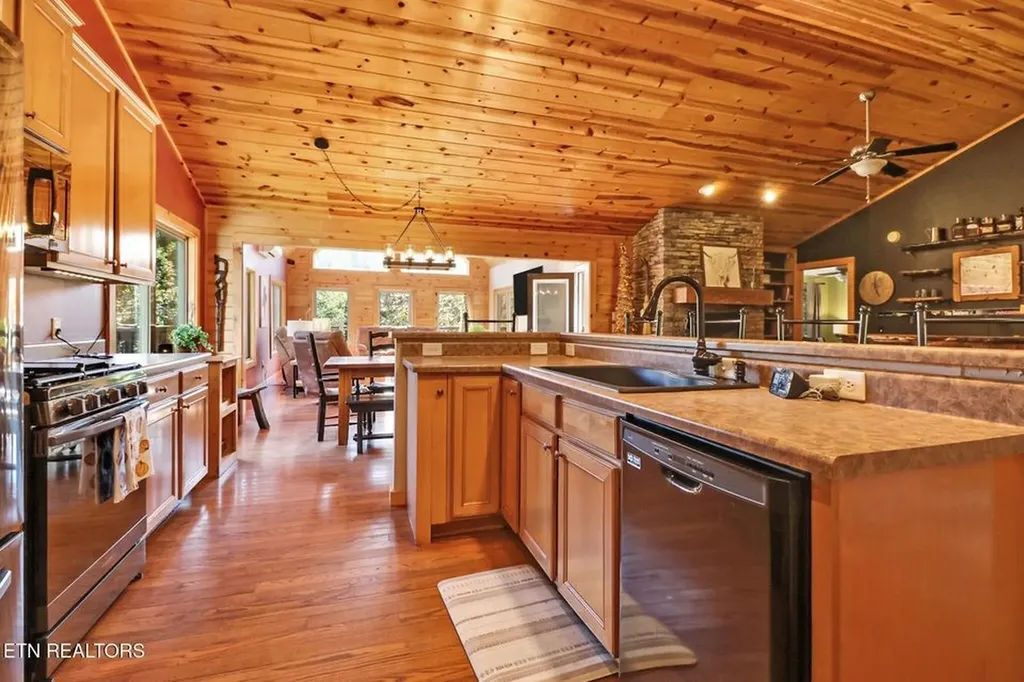 232 Victoria Circle Jamestown TN 38556-5178