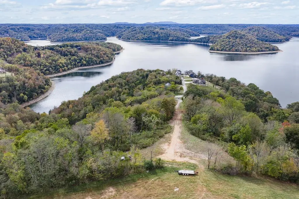 7.4 Ac Helms Hollow Road Silver Point TN 38582