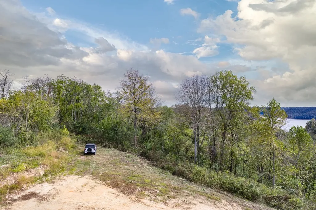 7.4 Ac Helms Hollow Road Silver Point TN 38582