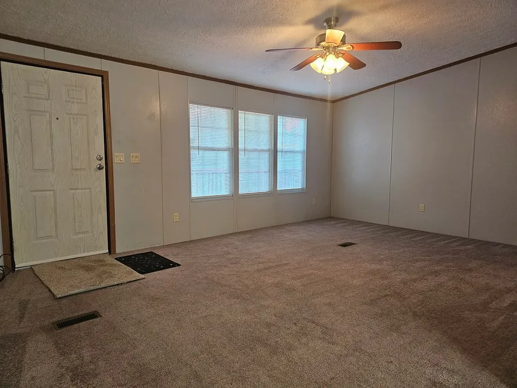 315 W Stewart Avenue Monterey TN 38574