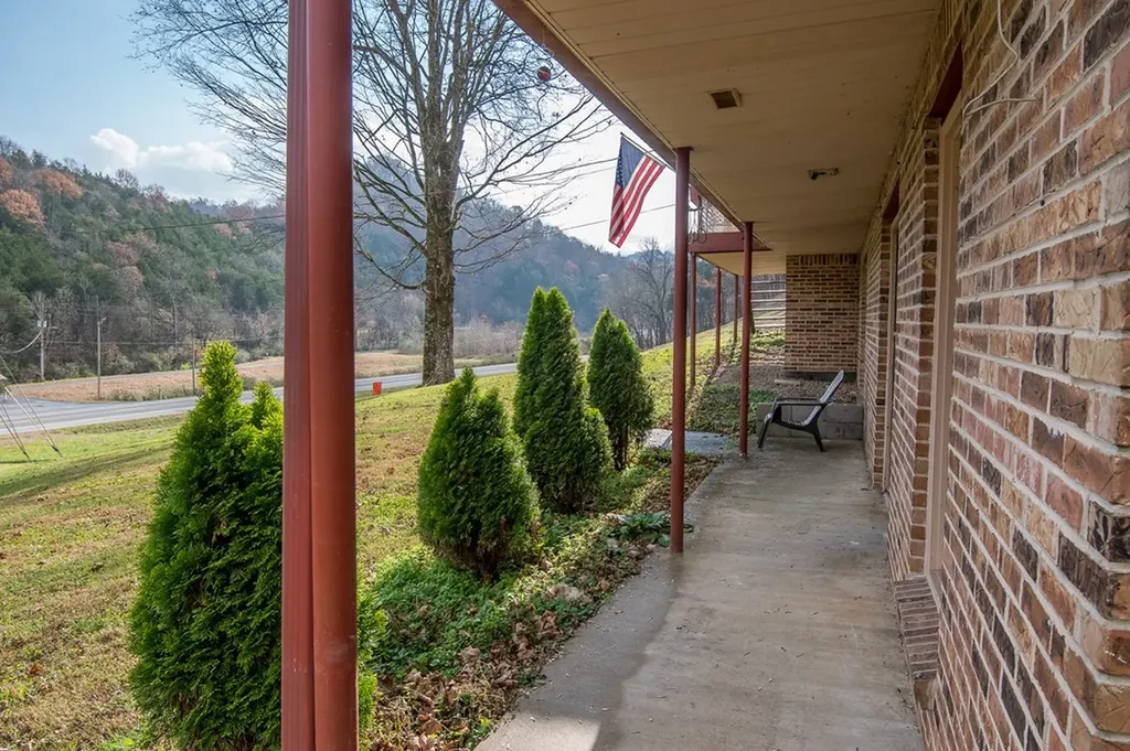 867 Oldfield Drive Gainesboro TN 38562
