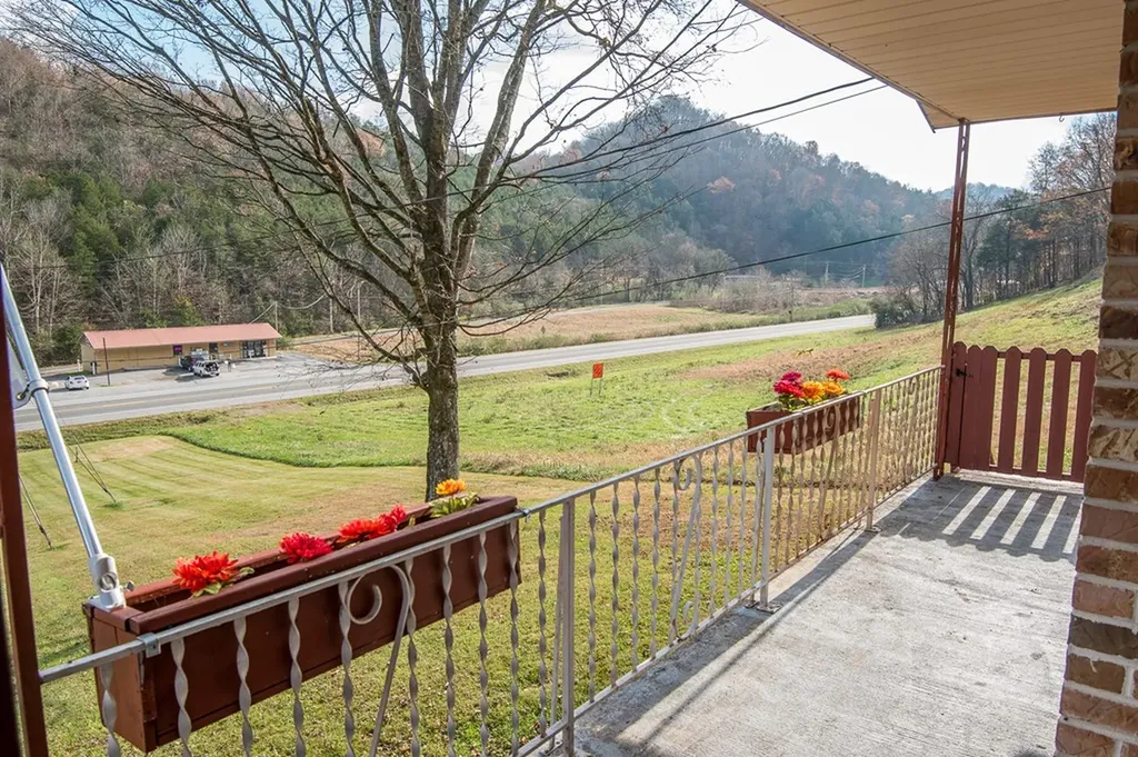 867 Oldfield Drive Gainesboro TN 38562