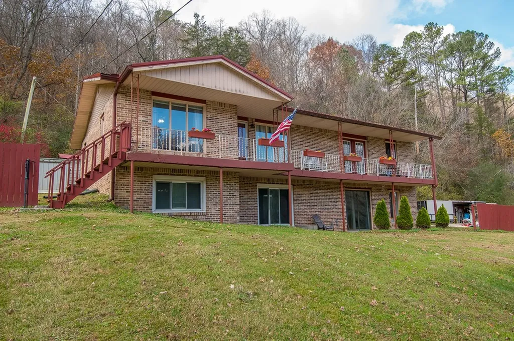 867 Oldfield Drive Gainesboro TN 38562