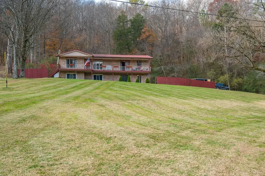 867 Oldfield Drive Gainesboro TN 38562