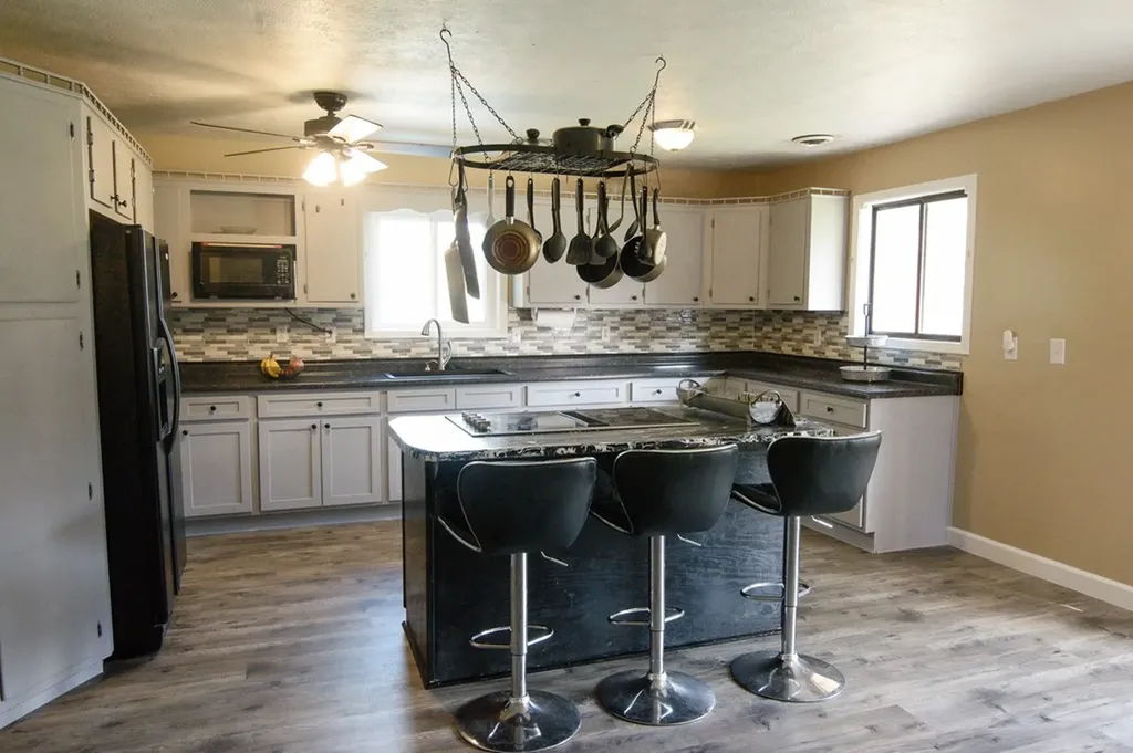 867 Oldfield Drive Gainesboro TN 38562