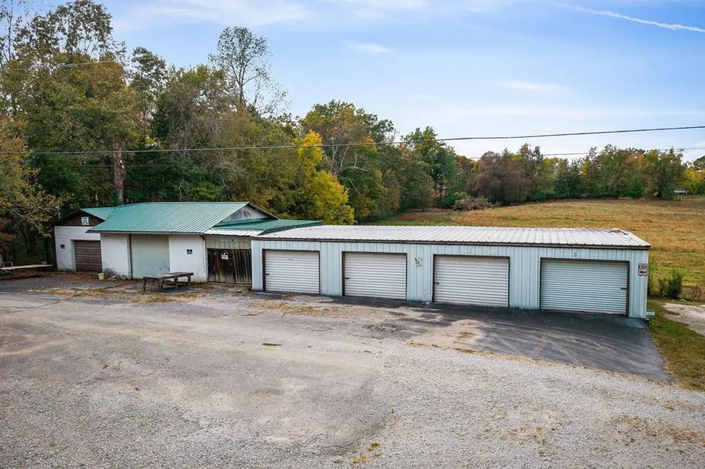 1933 W. Broad Street Cookeville TN 38501