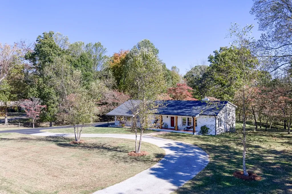 5526 Mount Herman Road Cookeville TN 38506-7044