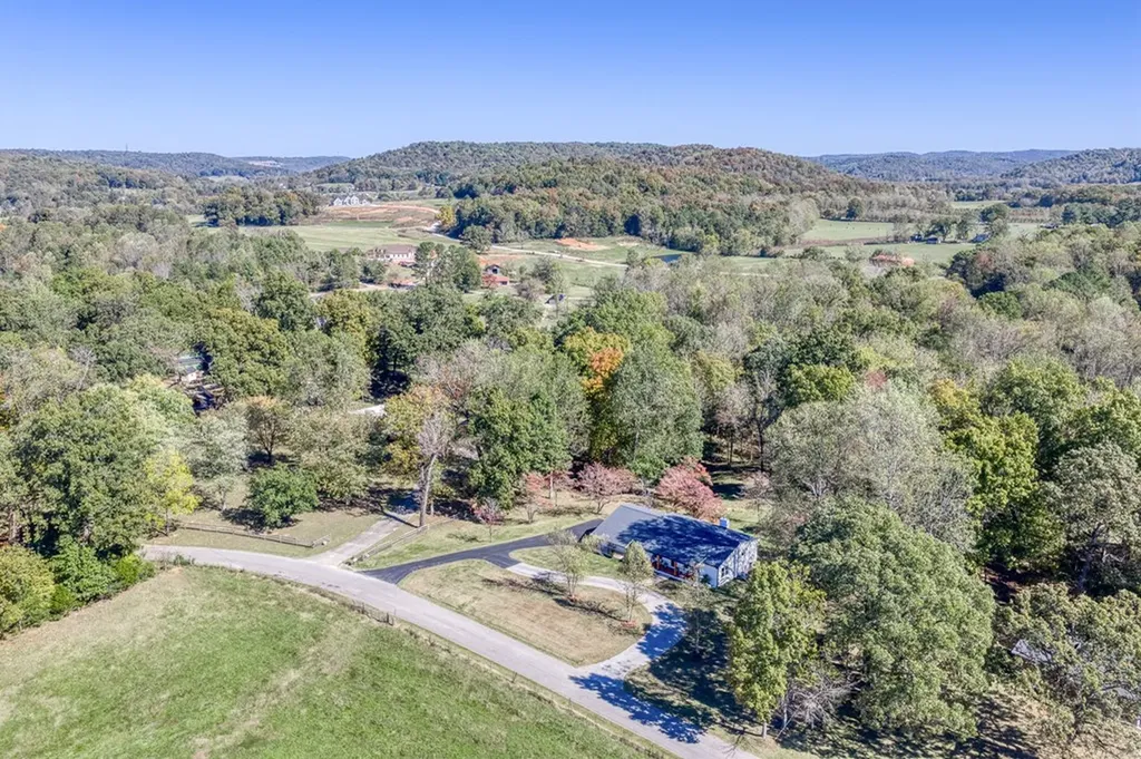 5526 Mount Herman Road Cookeville TN 38506-7044