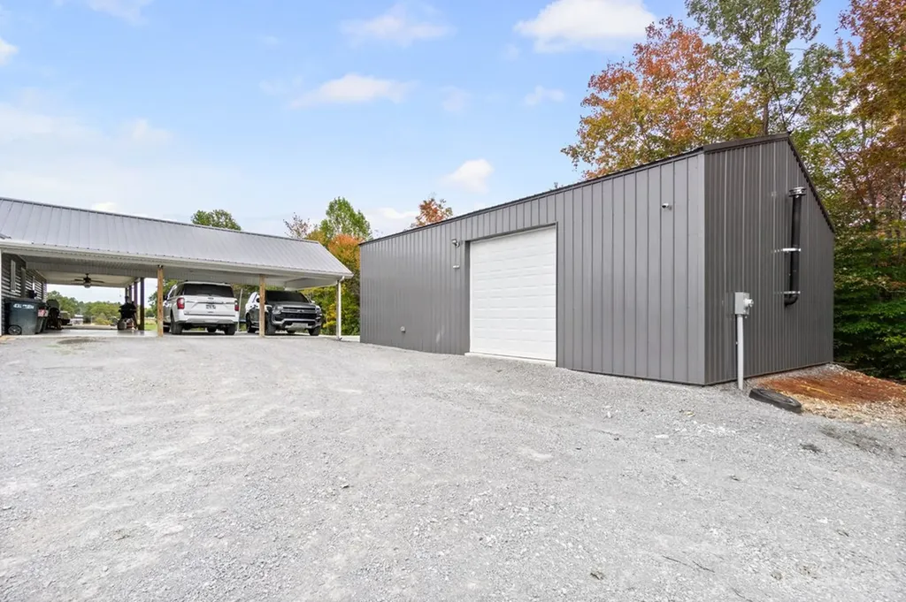 3365 Pea Ridge Road Liberty TN 37095