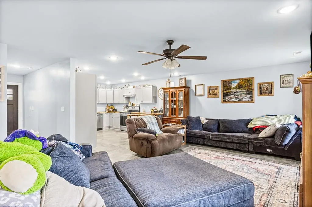 3365 Pea Ridge Road Liberty TN 37095
