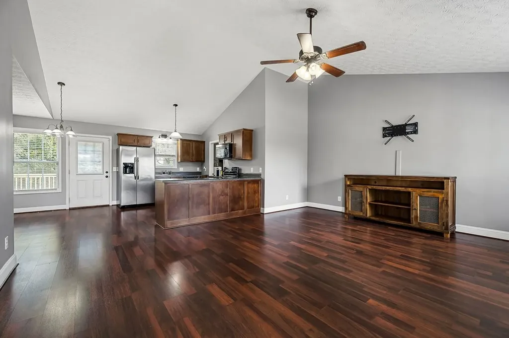 250 Luna Road Sparta TN 38583