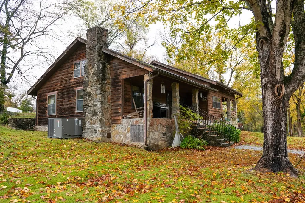 3045 Gladdice Highway Gainesboro TN 38562